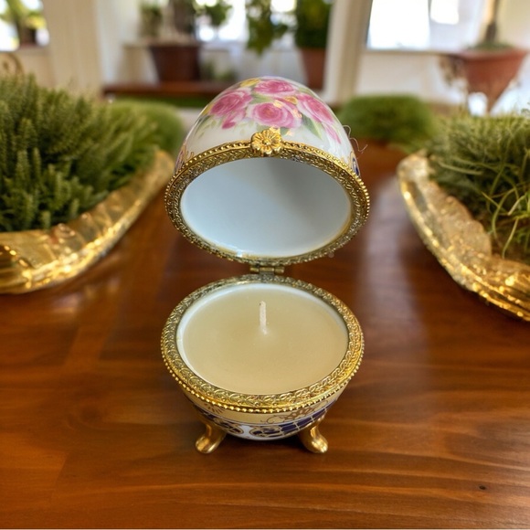 Vintage Vecceli three footed egg trinket box in excellent vintage condition. - Picture 2 of 7